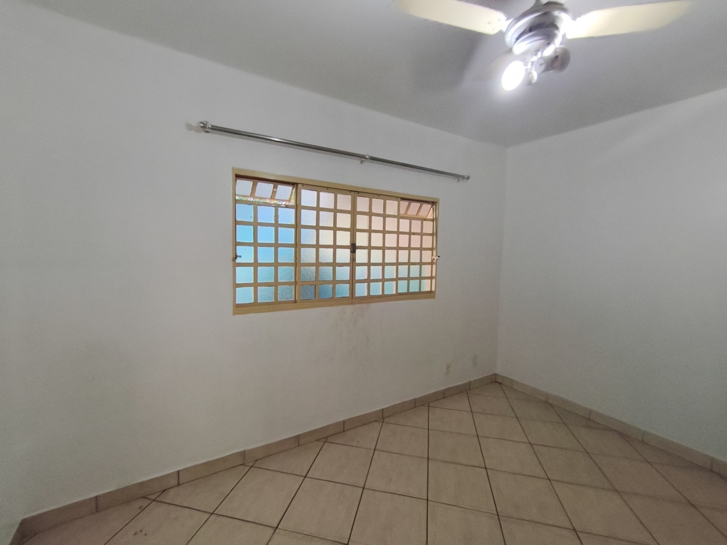 Casa Residencial para locação no bairro Industrial de Londrina - Foto 8