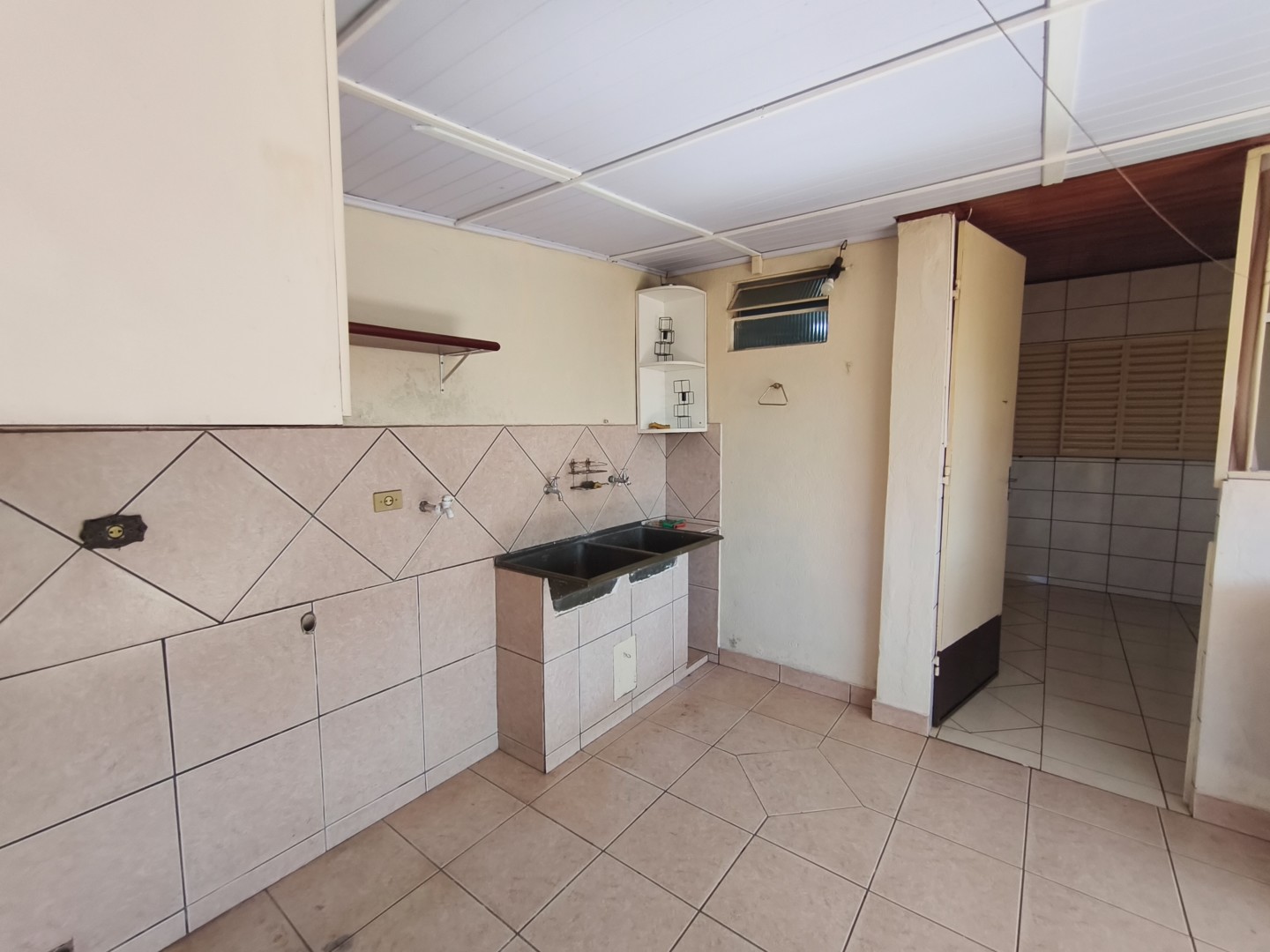 Casa Residencial para locação no bairro Industrial de Londrina - Foto 15