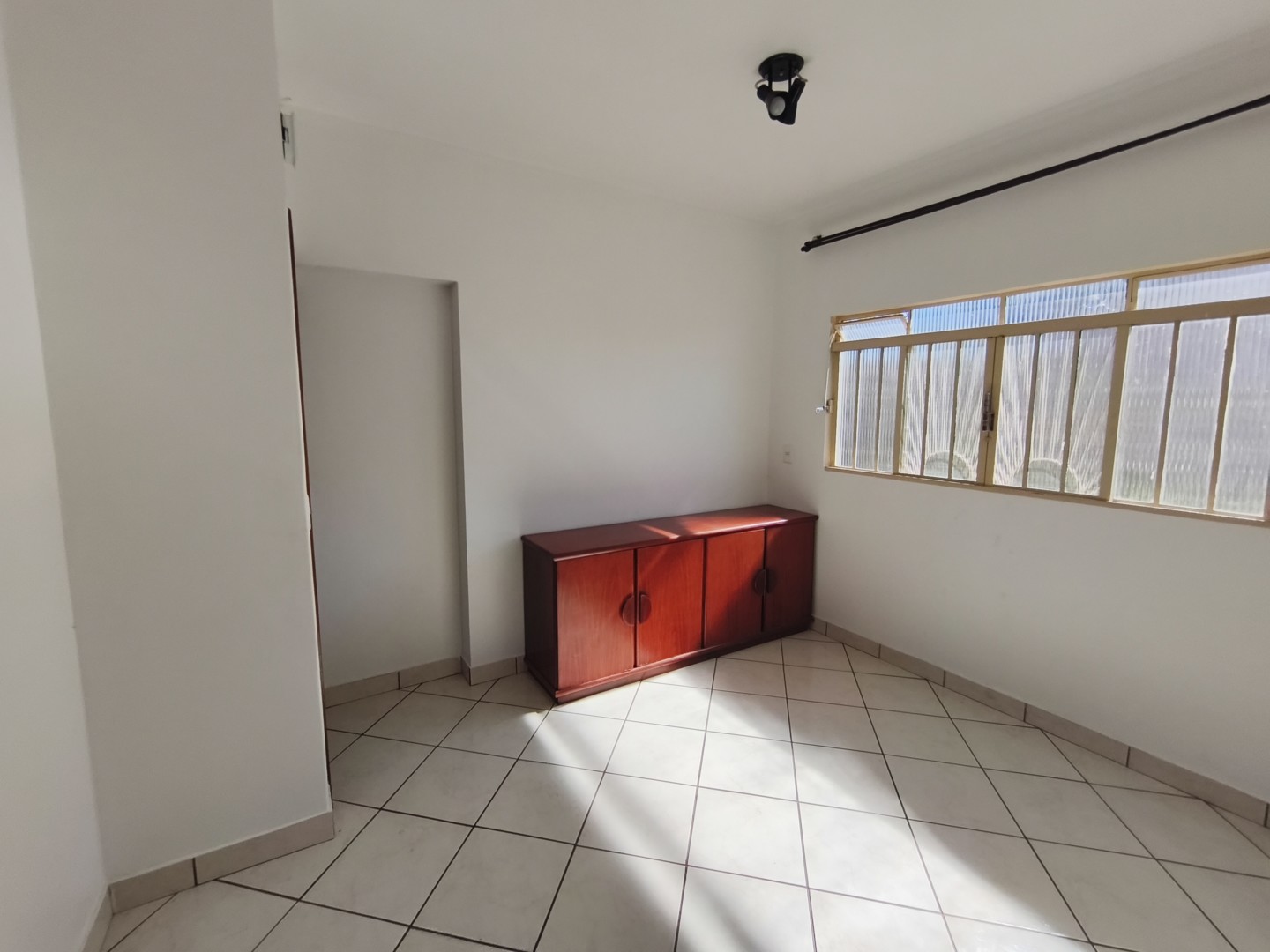 Casa Residencial para locação no bairro Industrial de Londrina - Foto 18