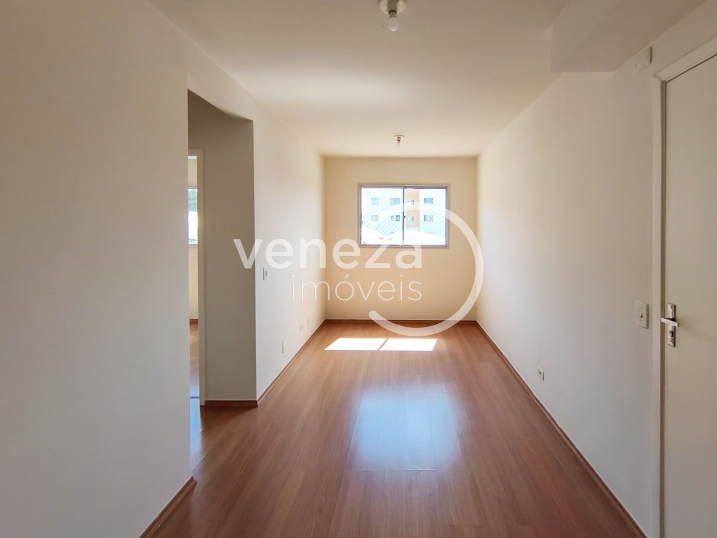 Apartamento para locacao no Jose Garcia Molina em Londrina com 75,66m² por R$ 1.050 - Foto 2