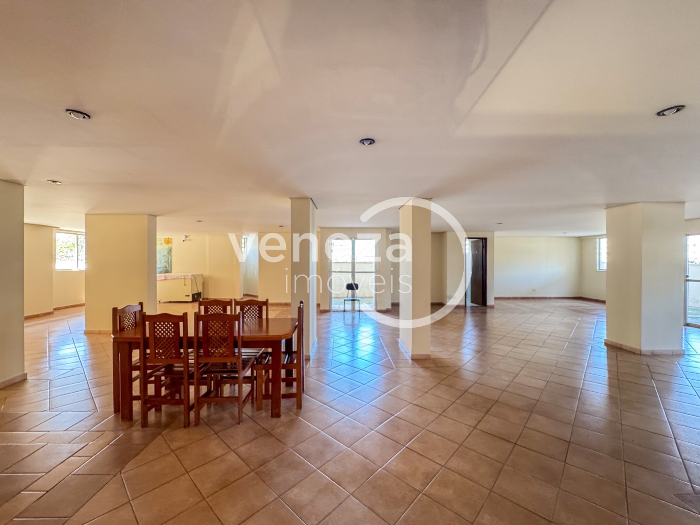 Apartamento para locacao no Centro em Londrina com 66,09m² por R$ 1.290  - Foto 3