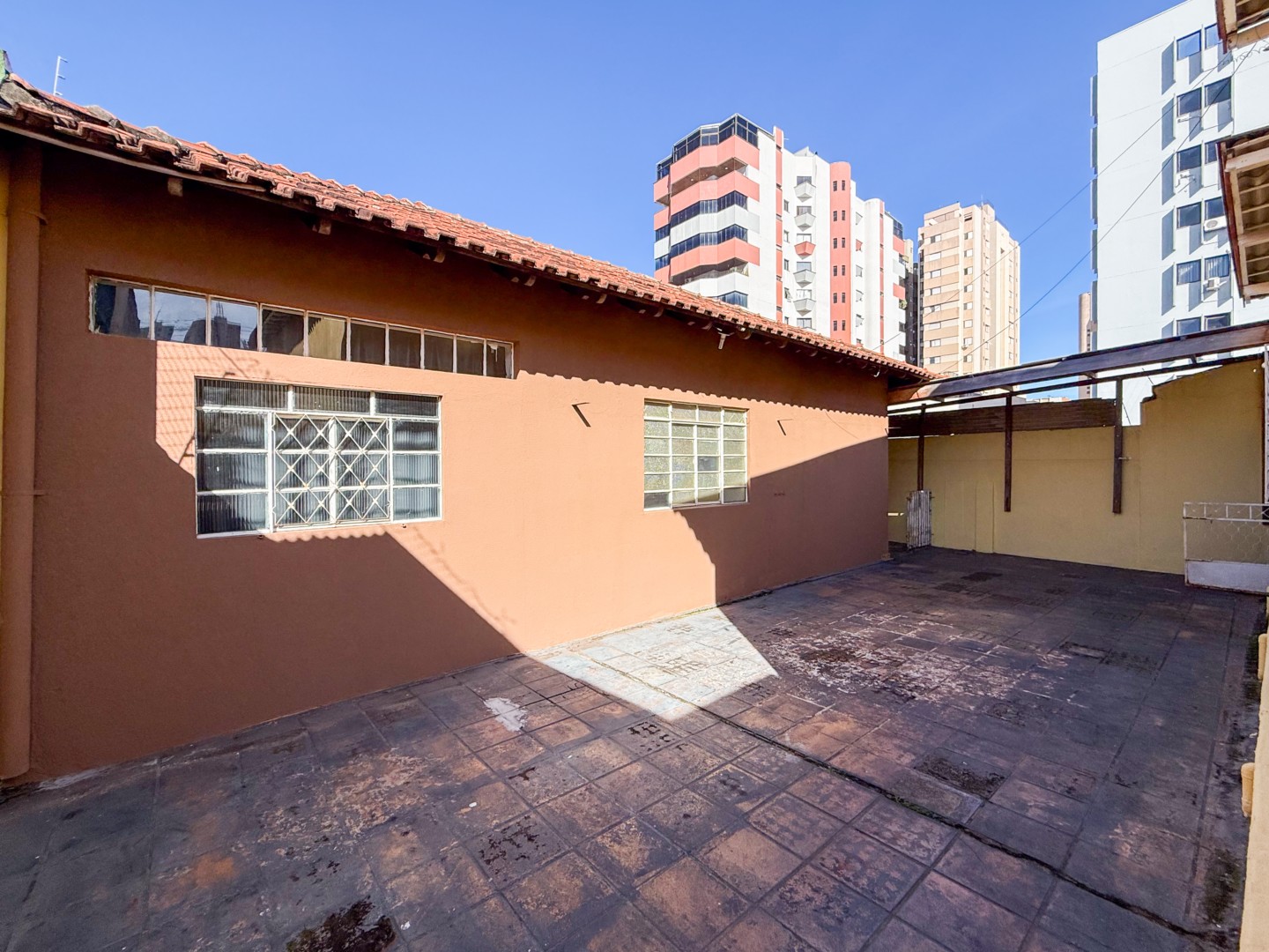 Casa Comercial para locação no bairro Centro de Londrina - Foto 13