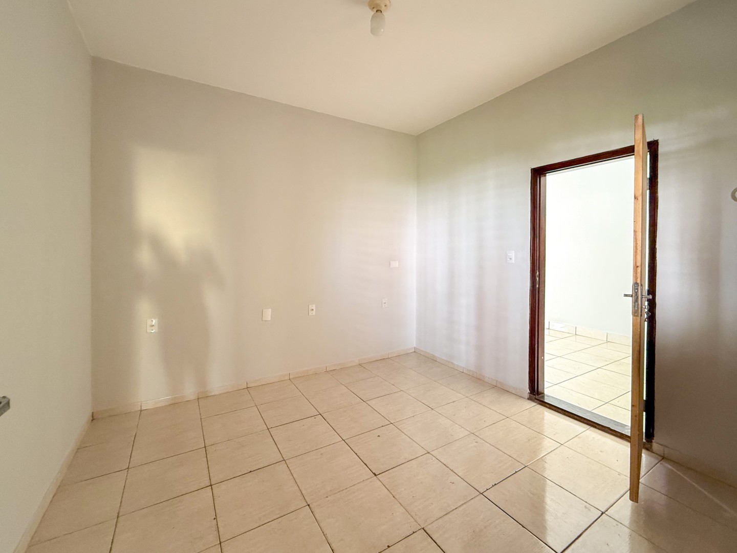 Casa Comercial para locação no bairro Centro de Londrina - Foto 14