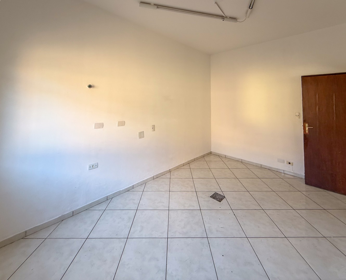 Casa Comercial para locação no bairro Centro de Londrina - Foto 17