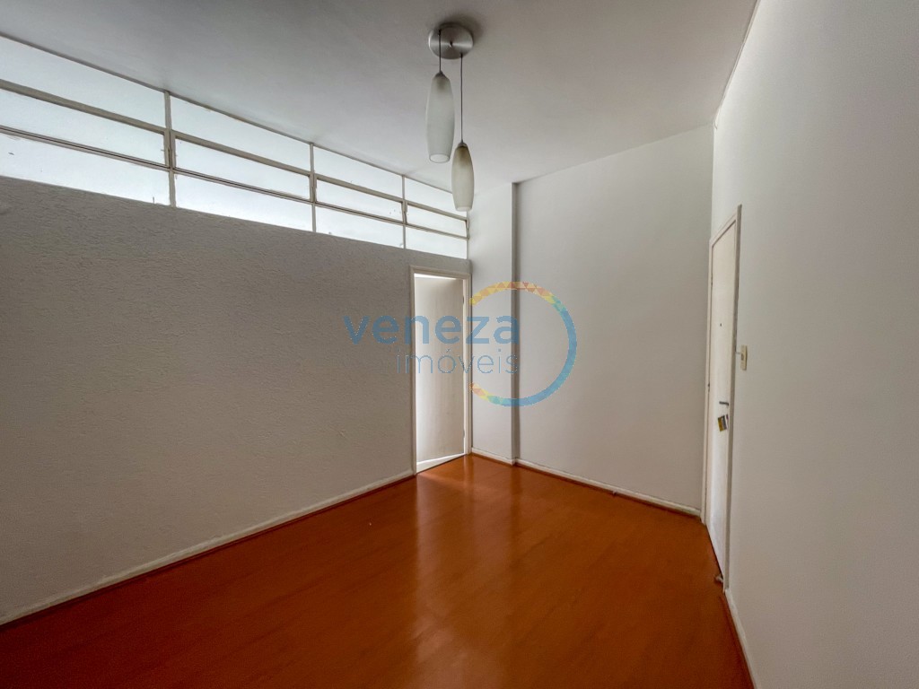 Sala para locacao no Centro em Londrina com 40m² por R$
                                                                                                                                                                                            420,00                                                                                            