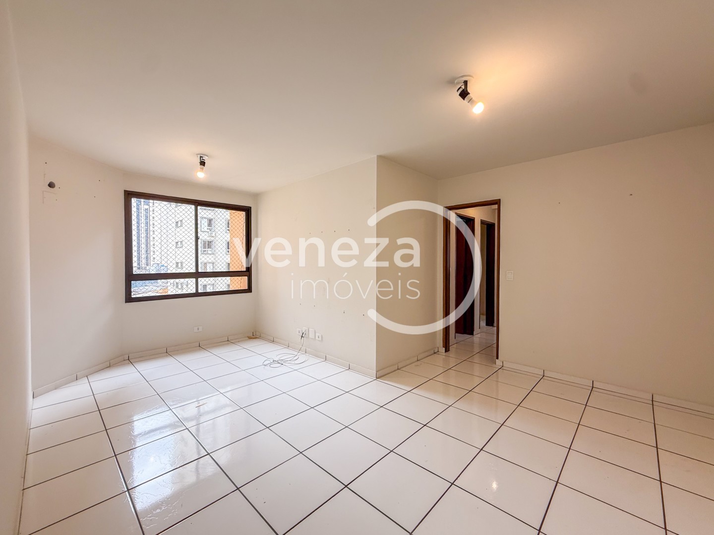 Apartamento para locacao no Centro em Londrina com 121,86m² por R$ 1.600  - Foto 3