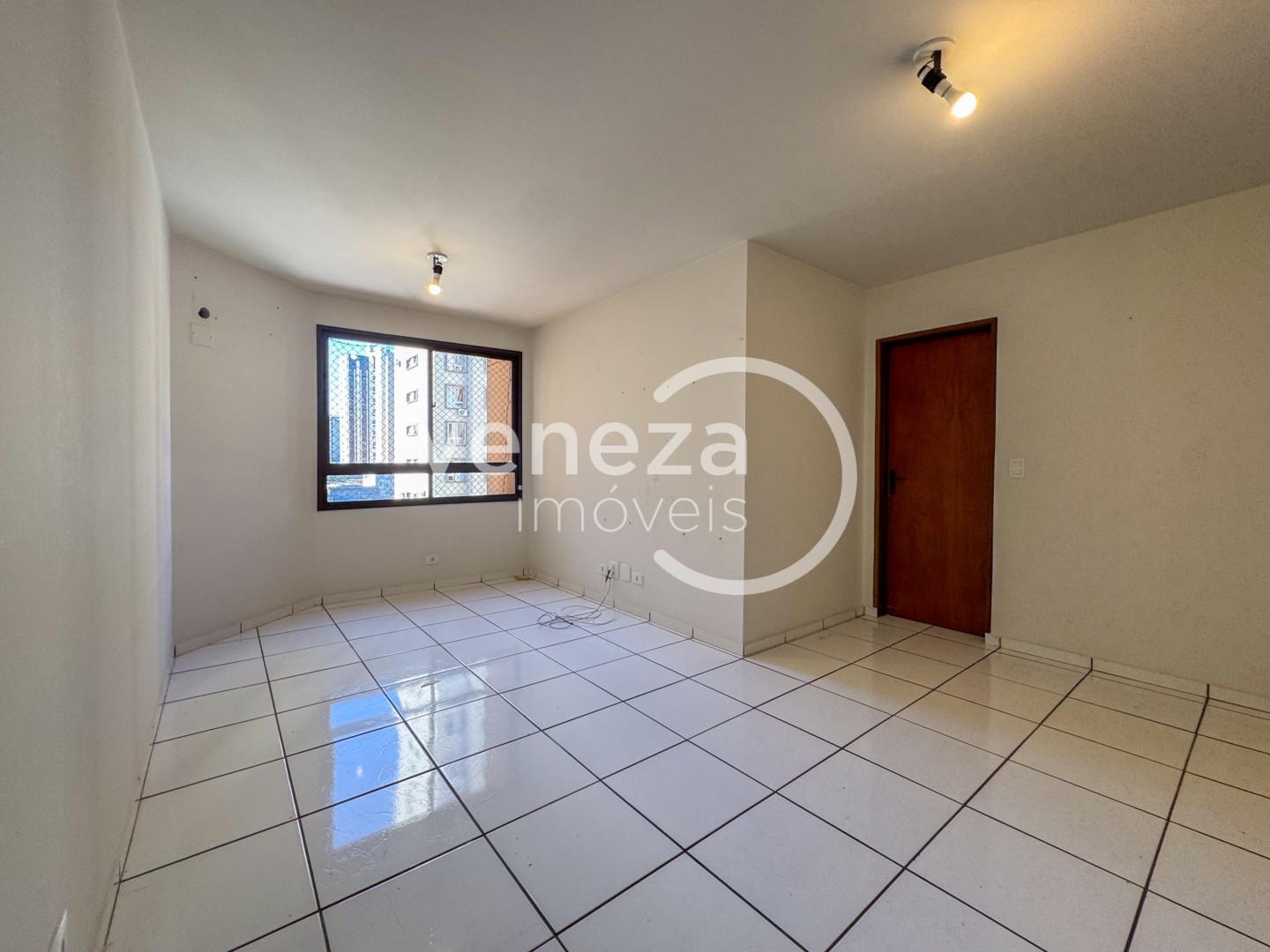 Apartamento para locacao no Centro em Londrina com 121,86m² por R$ 1.600  - Foto 3