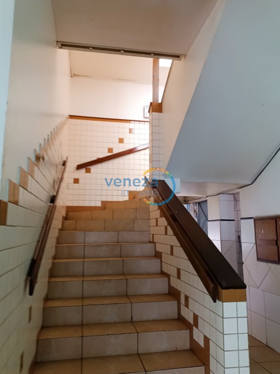 Salão-loja para locação no bairro Centro de Rolandia - Foto 5