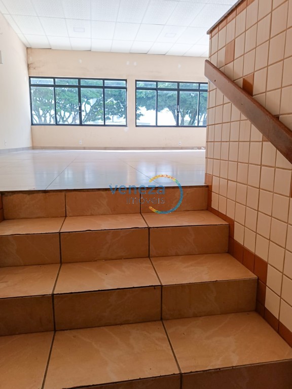 Salão-loja para locação no bairro Centro de Rolandia - Foto 7