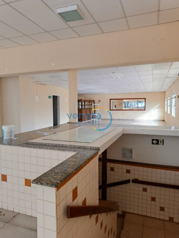 Salão-loja para locação no bairro Centro de Rolandia - Foto 8