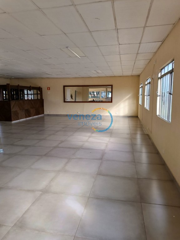 Salão-loja para locação no bairro Centro de Rolandia - Foto 12