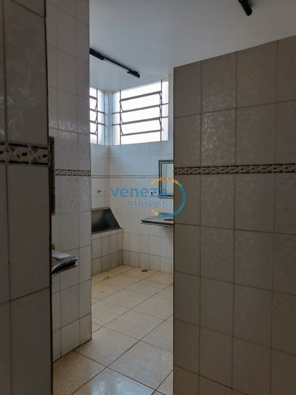 Salão-loja para locação no bairro Centro de Rolandia - Foto 16