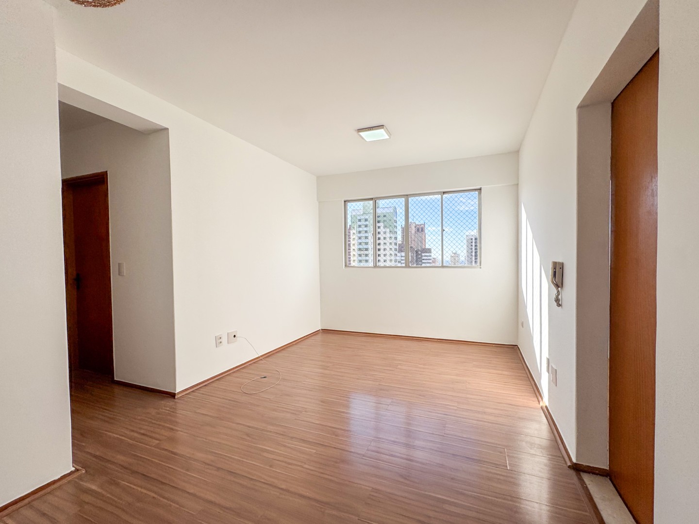 Apartamento para locacao no Centro em Londrina com 79,08m² por R$ 1.550,00  - Foto 2