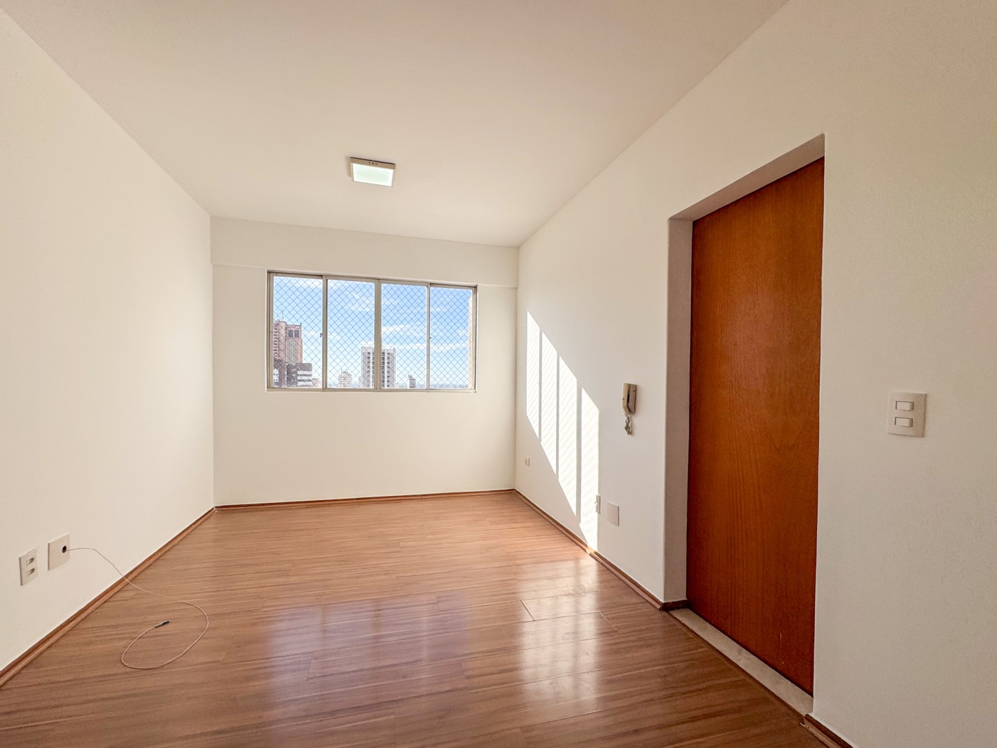 Apartamento para locacao no Centro em Londrina com 79,08m² por R$ 1.550,00  - Foto 3
