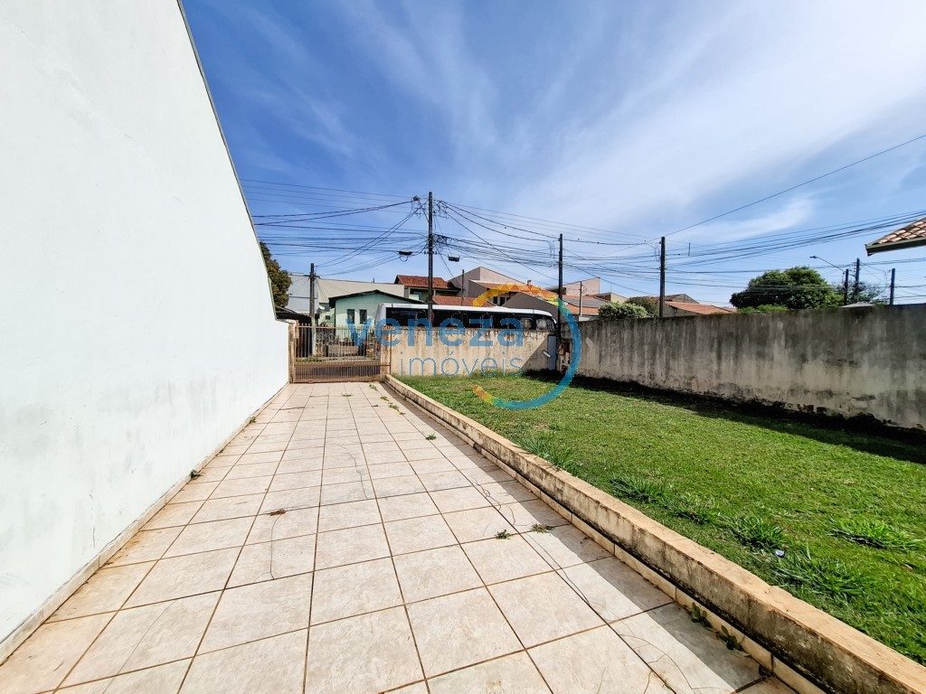 Casa Residencial para locação no bairro Piza de Londrina com 22m<sup>2</sup> útil, 1 quarto, 1 vaga de garagem