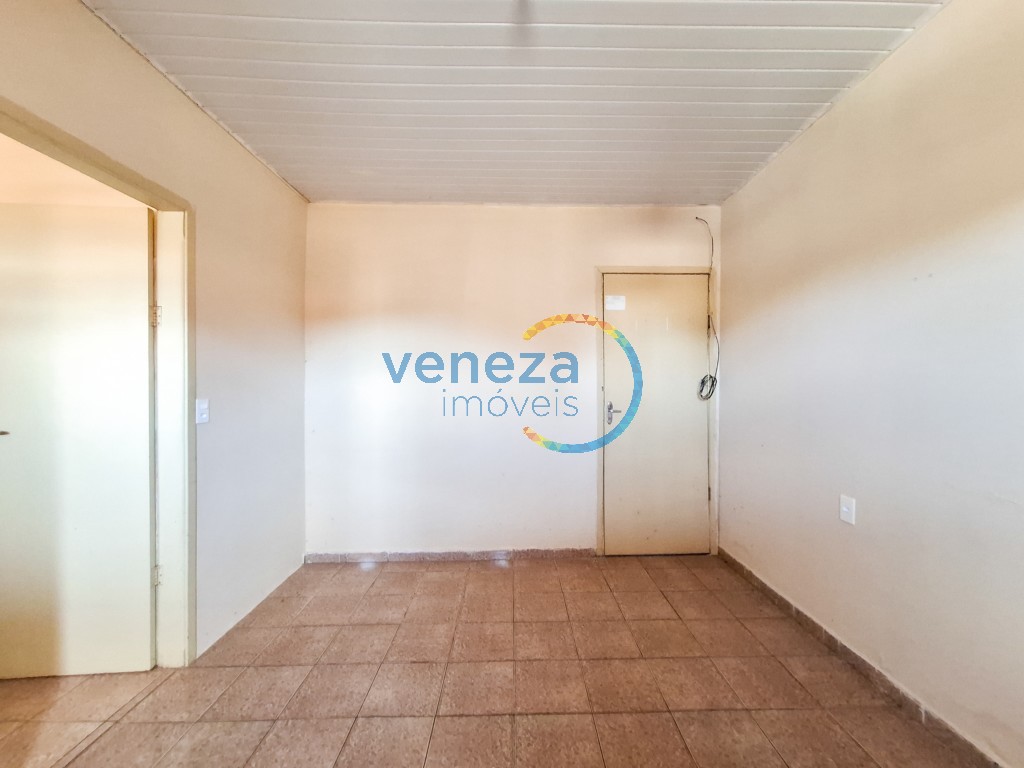 Casa Residencial para locação no bairro Piza de Londrina com 22m<sup>2</sup> útil, 1 quarto, 1 vaga de garagem