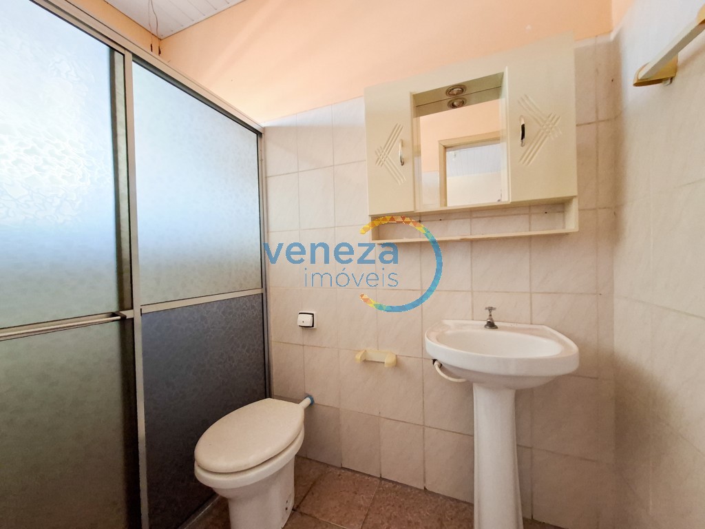 Casa Residencial para locação no bairro Piza de Londrina com 22m<sup>2</sup> útil, 1 quarto, 1 vaga de garagem