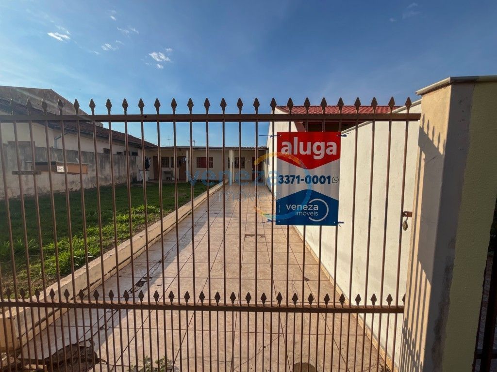 Casa Residencial para locação no bairro Piza de Londrina com 22m<sup>2</sup> útil, 1 quarto, 1 vaga de garagem