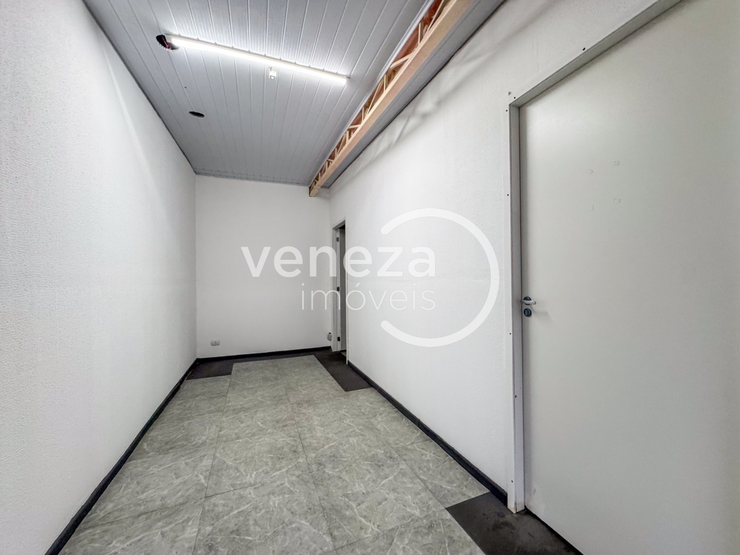 Salão-loja para locação no bairro Centro de Londrina - Foto 14