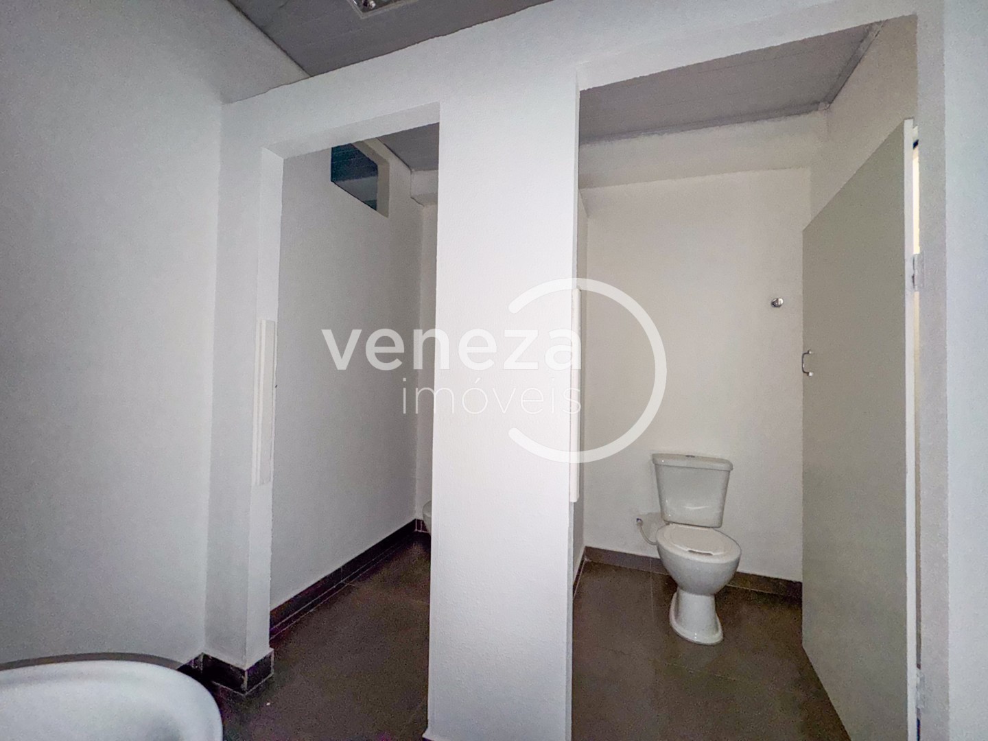 Salão-loja para locação no bairro Centro de Londrina - Foto 15