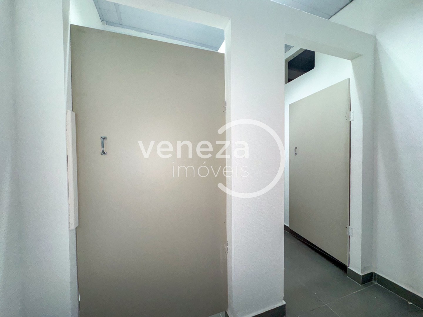 Salão-loja para locação no bairro Centro de Londrina - Foto 16