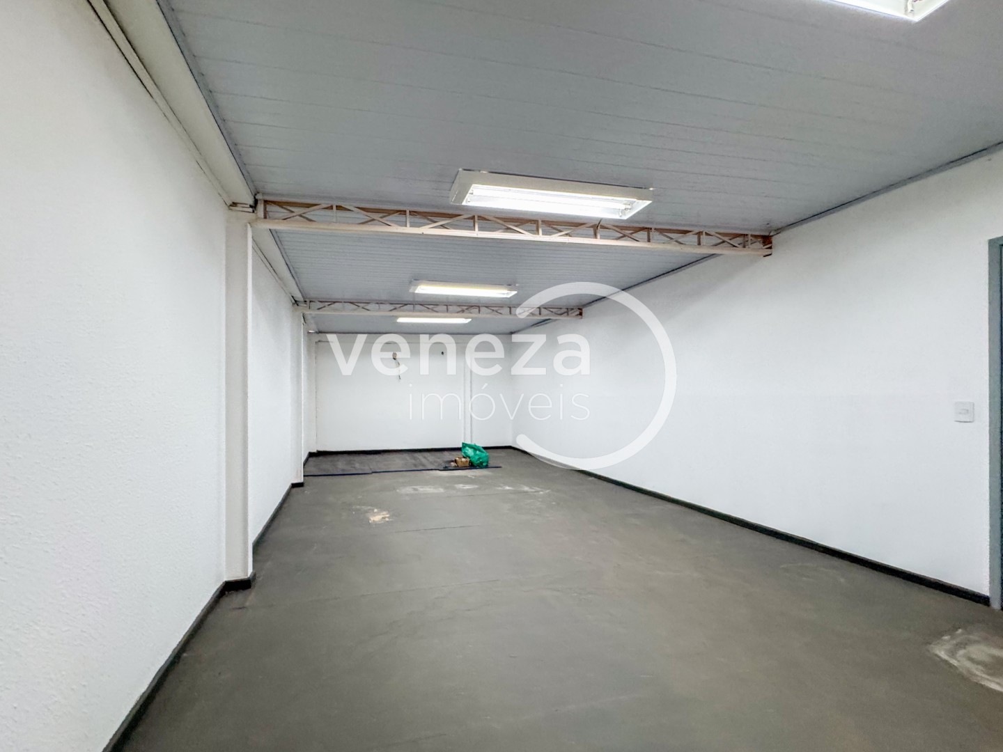Salão-loja para locação no bairro Centro de Londrina - Foto 28