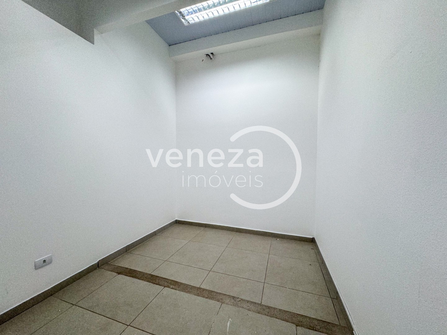 Salão-loja para locação no bairro Centro de Londrina - Foto 34