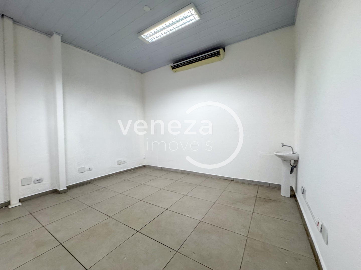 Salão-loja para locação no bairro Centro de Londrina - Foto 42