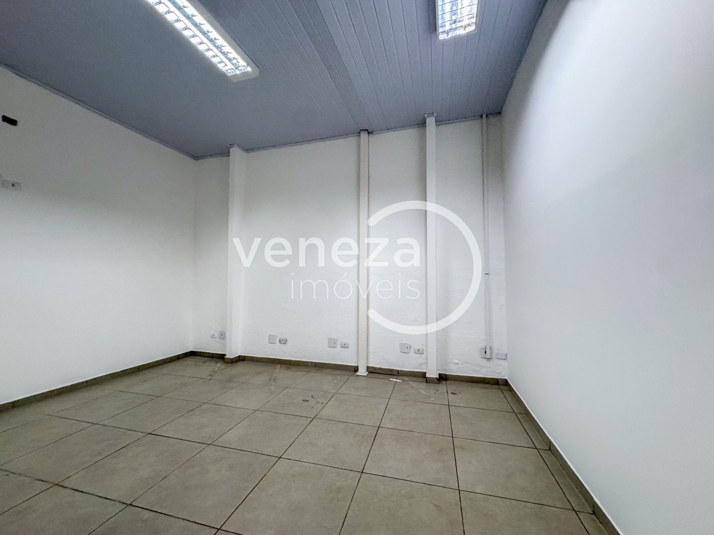 Salão-loja para locação no bairro Centro de Londrina - Foto 44