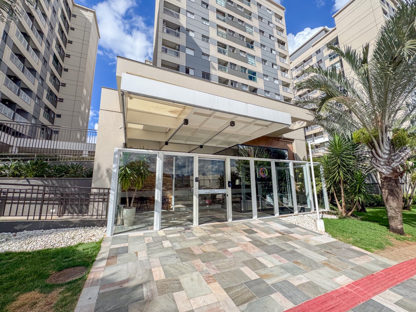 Apartamento para locacao no Petropolis em Londrina com 95,03m² por R$ 3.200