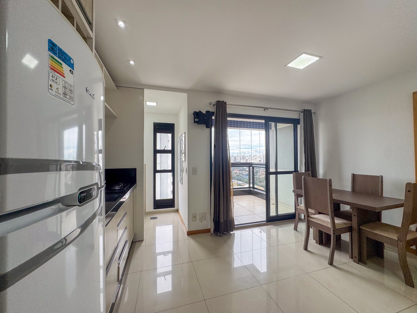 Apartamento para locacao no Centro em Londrina com 75,72m² por R$ 2.200,00  - Foto 2