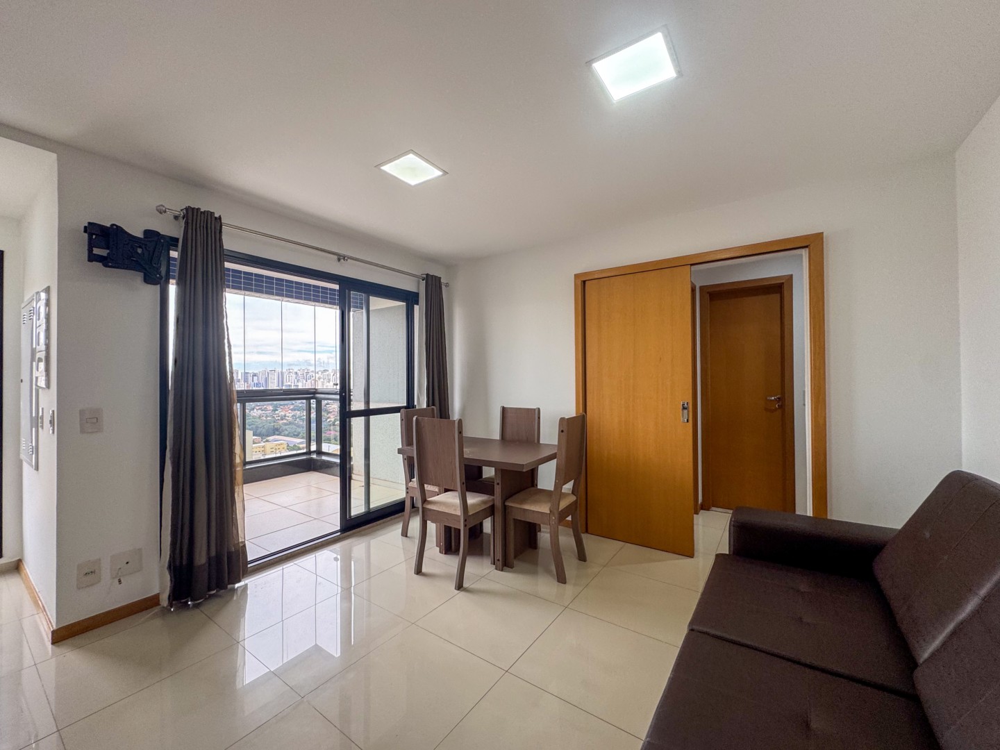 Apartamento para locacao no Centro em Londrina com 75,72m² por R$ 2.200,00  - Foto 3