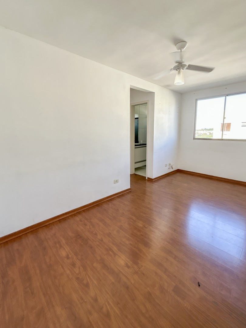 Apartamento para locacao no Jamaica em Londrina com 77,62m² por R$ 1.200
