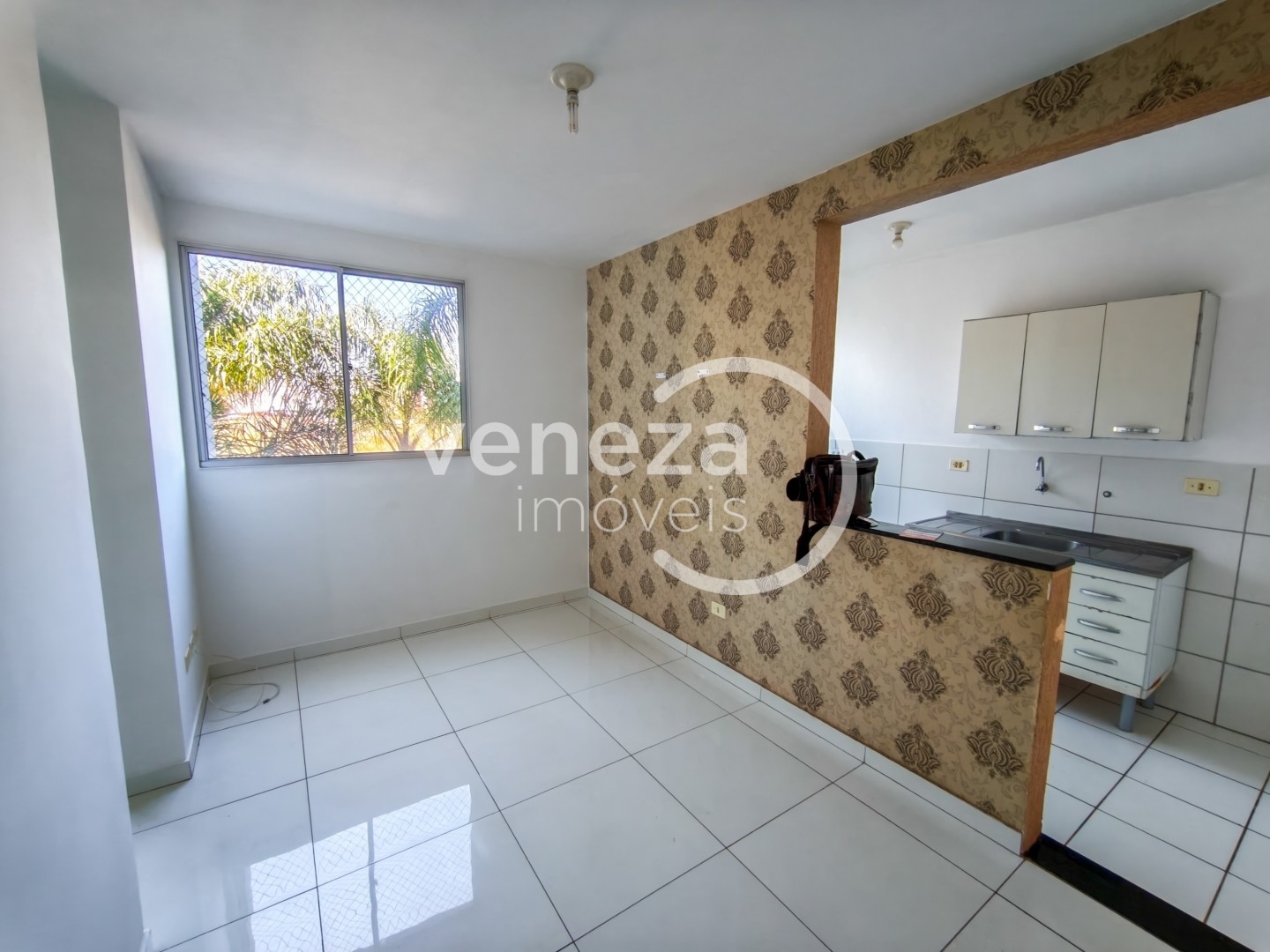Apartamento para locacao no Gleba Fazenda Palhano em Londrina com 44,85m² por R$ 1.450  - Foto 2