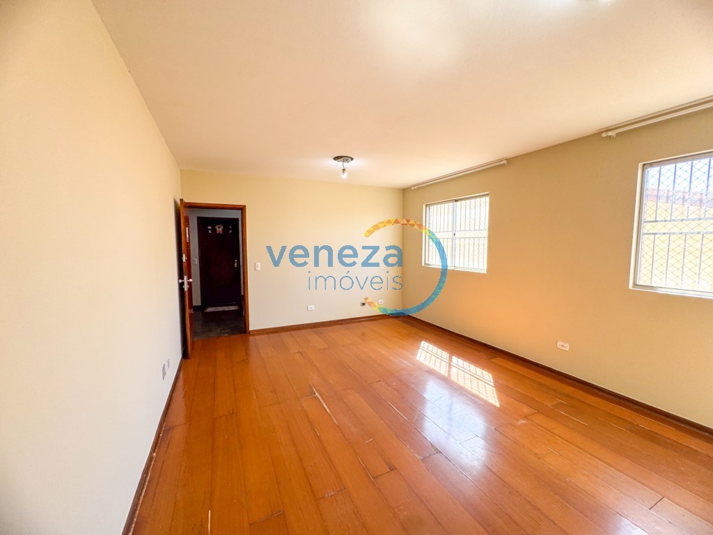 Apartamento para locação no bairro Ipiranga de Londrina com 95m<sup>2</sup> útil, 3 quartos, 1 vaga de garagem