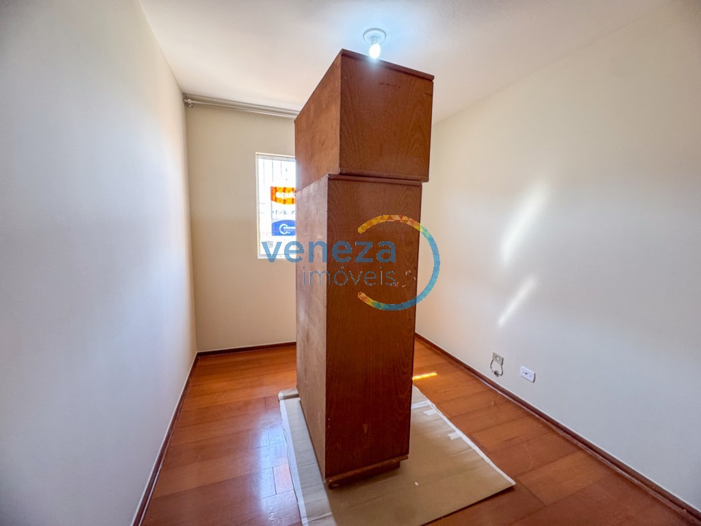 Apartamento para locação no bairro Ipiranga de Londrina com 95m<sup>2</sup> útil, 3 quartos, 1 vaga de garagem