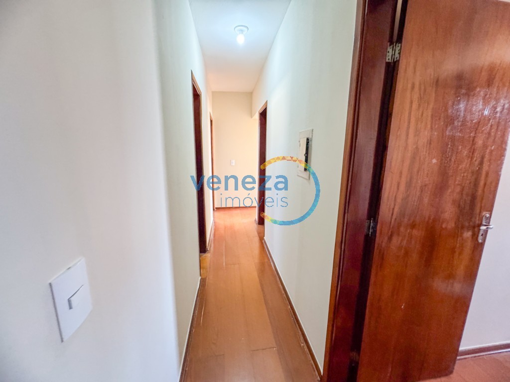 Apartamento para locação no bairro Ipiranga de Londrina com 95m<sup>2</sup> útil, 3 quartos, 1 vaga de garagem