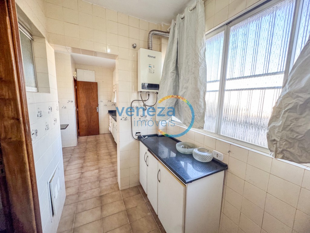 Apartamento para locação no bairro Ipiranga de Londrina com 95m<sup>2</sup> útil, 3 quartos, 1 vaga de garagem
