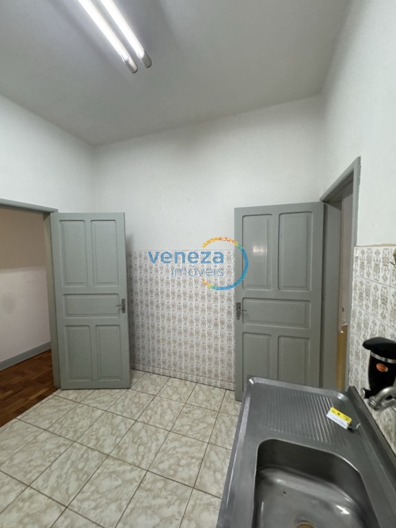 Apartamento para locacao no Centro em Londrina com 75,28m² por R$ 1.000,00