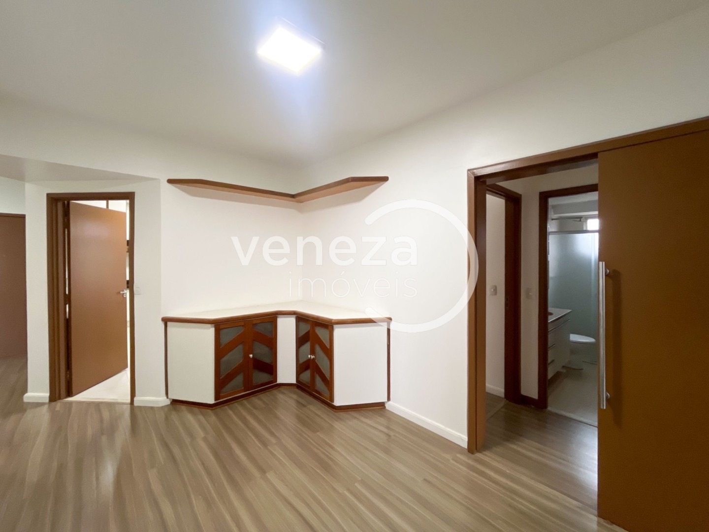 Apartamento para locacao no Centro em Londrina com 145m² por R$ 2.000