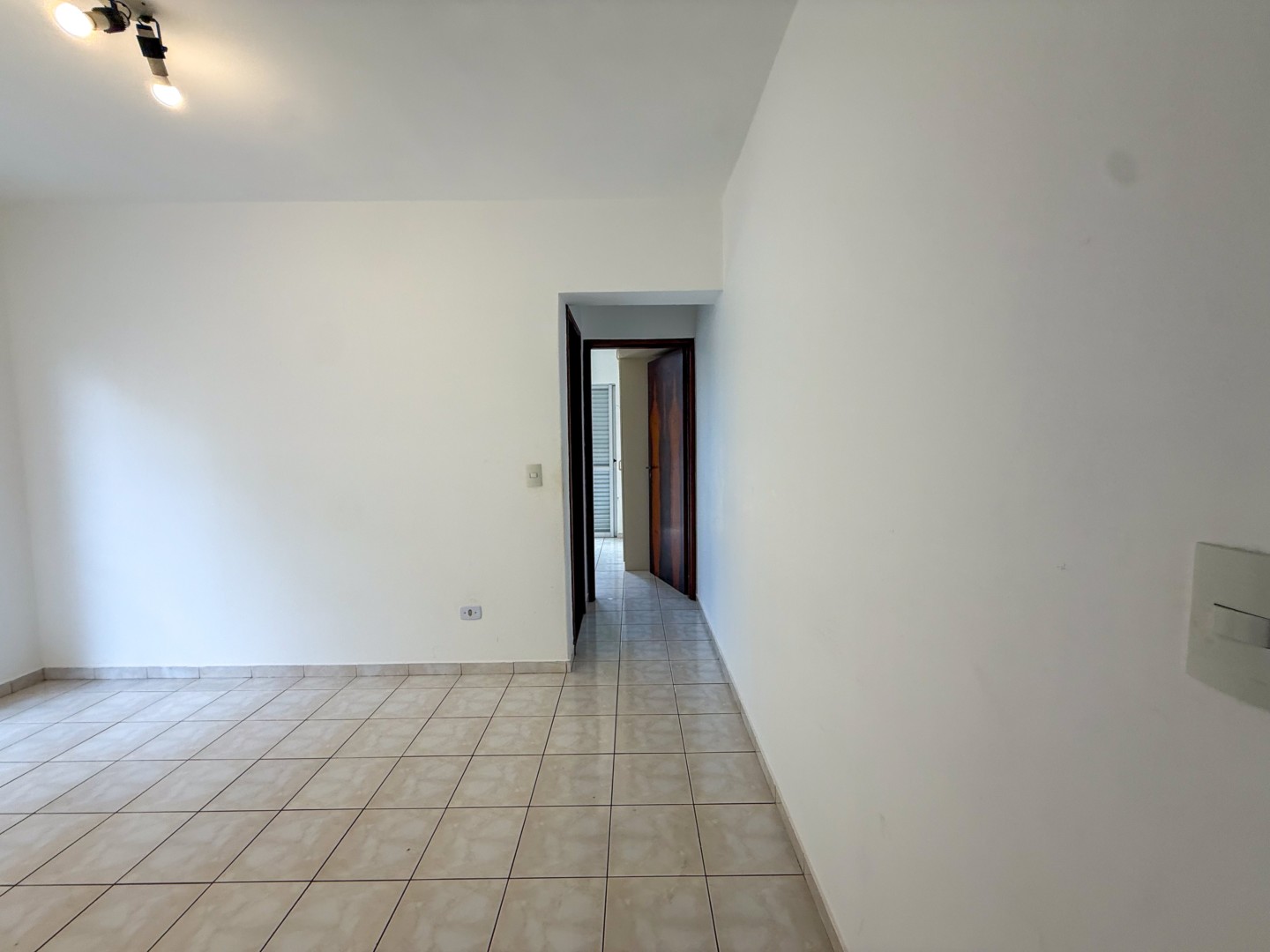 Apartamento para locação no bairro Vila Ipiranga de Londrina - Foto 7