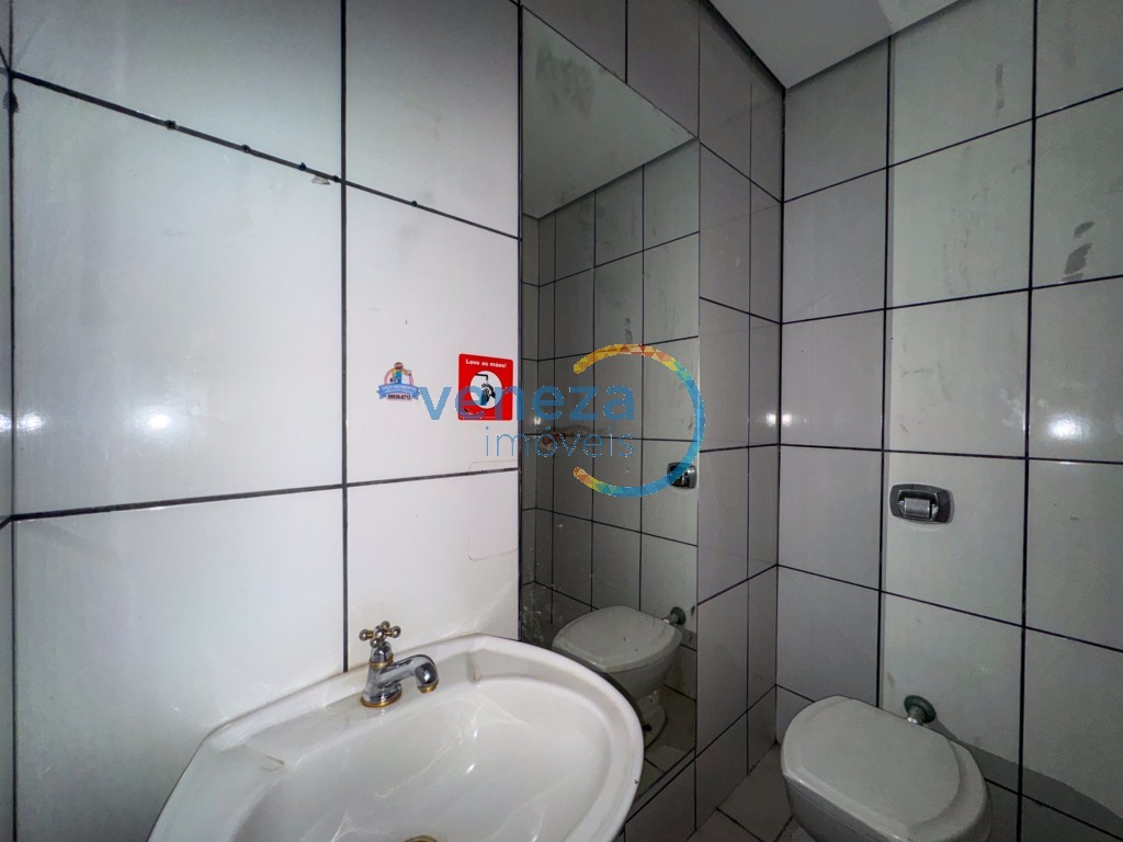 Salão-loja para locação no bairro Centro de Londrina - Foto 35