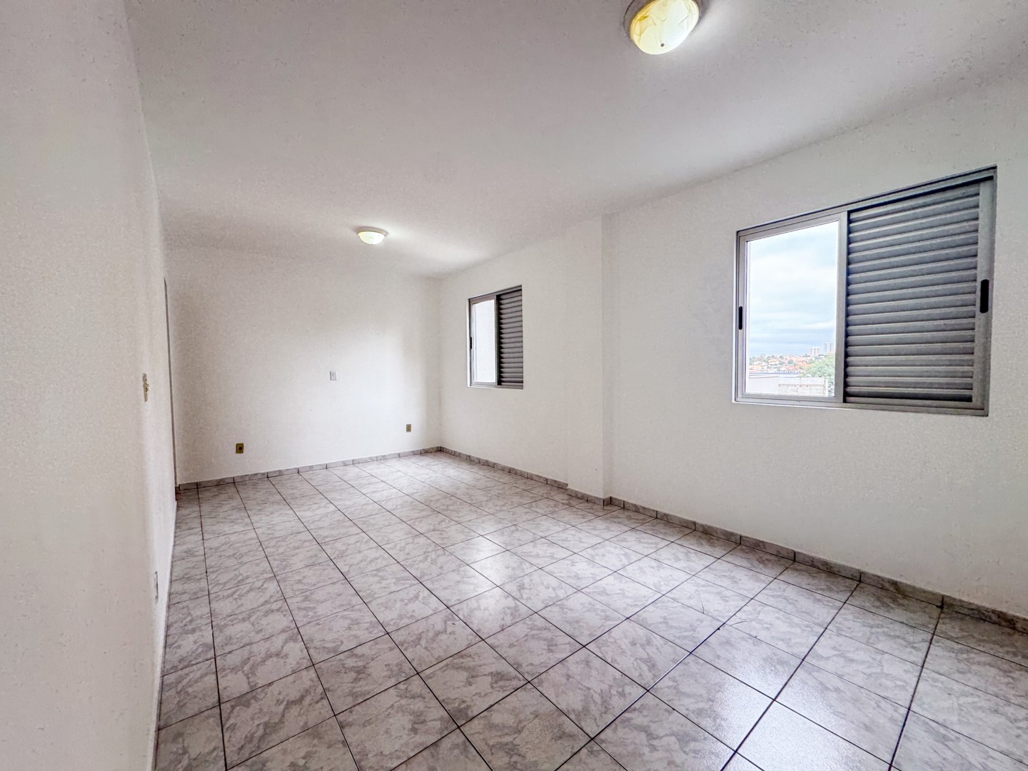 Apartamento para locacao no Centro em Londrina com 50,5m² por R$ 1.200,00  - Foto 2