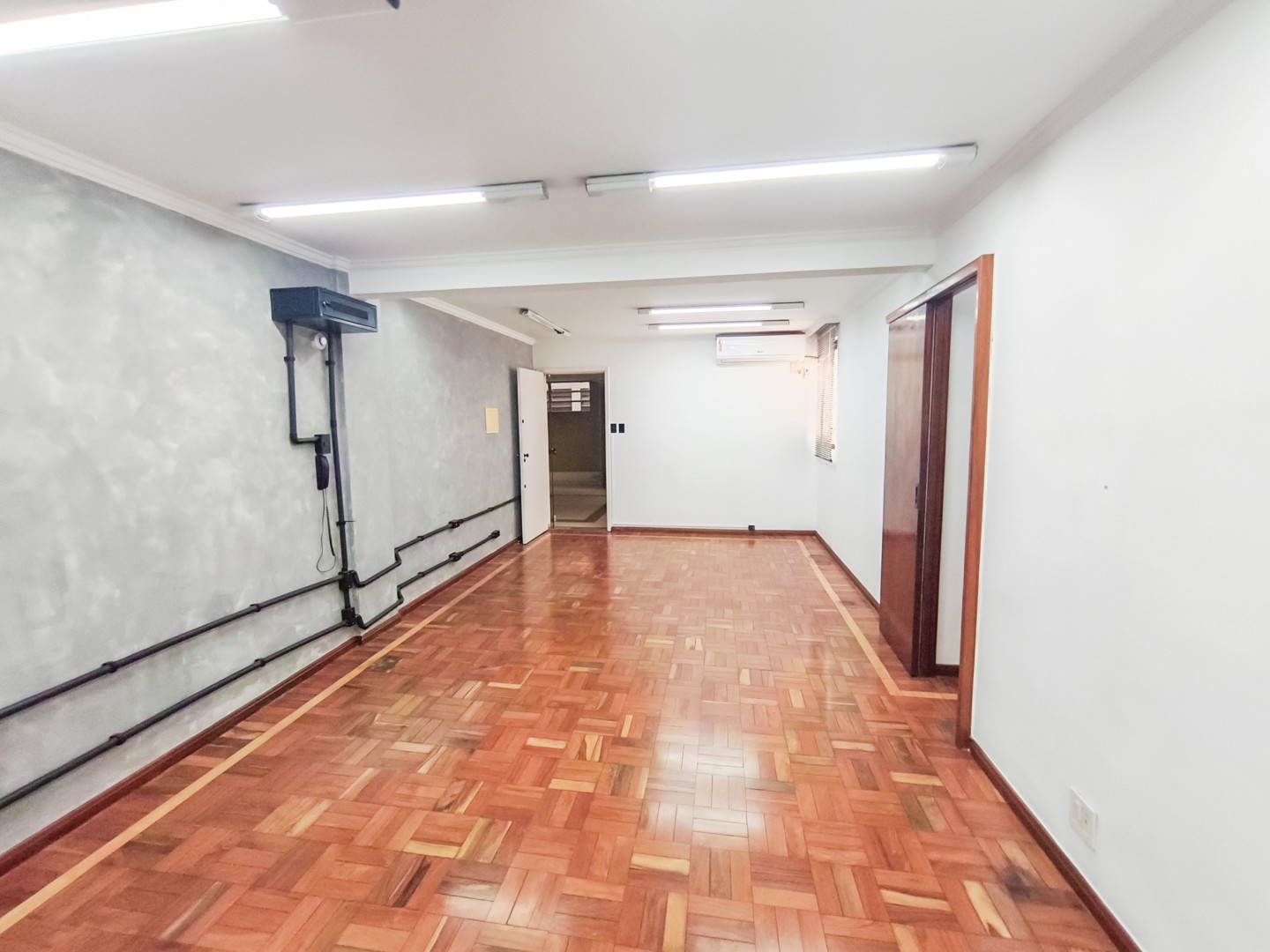 Sala para locacao no Centro em Londrina com 73m² por R$ 850  - Foto 2