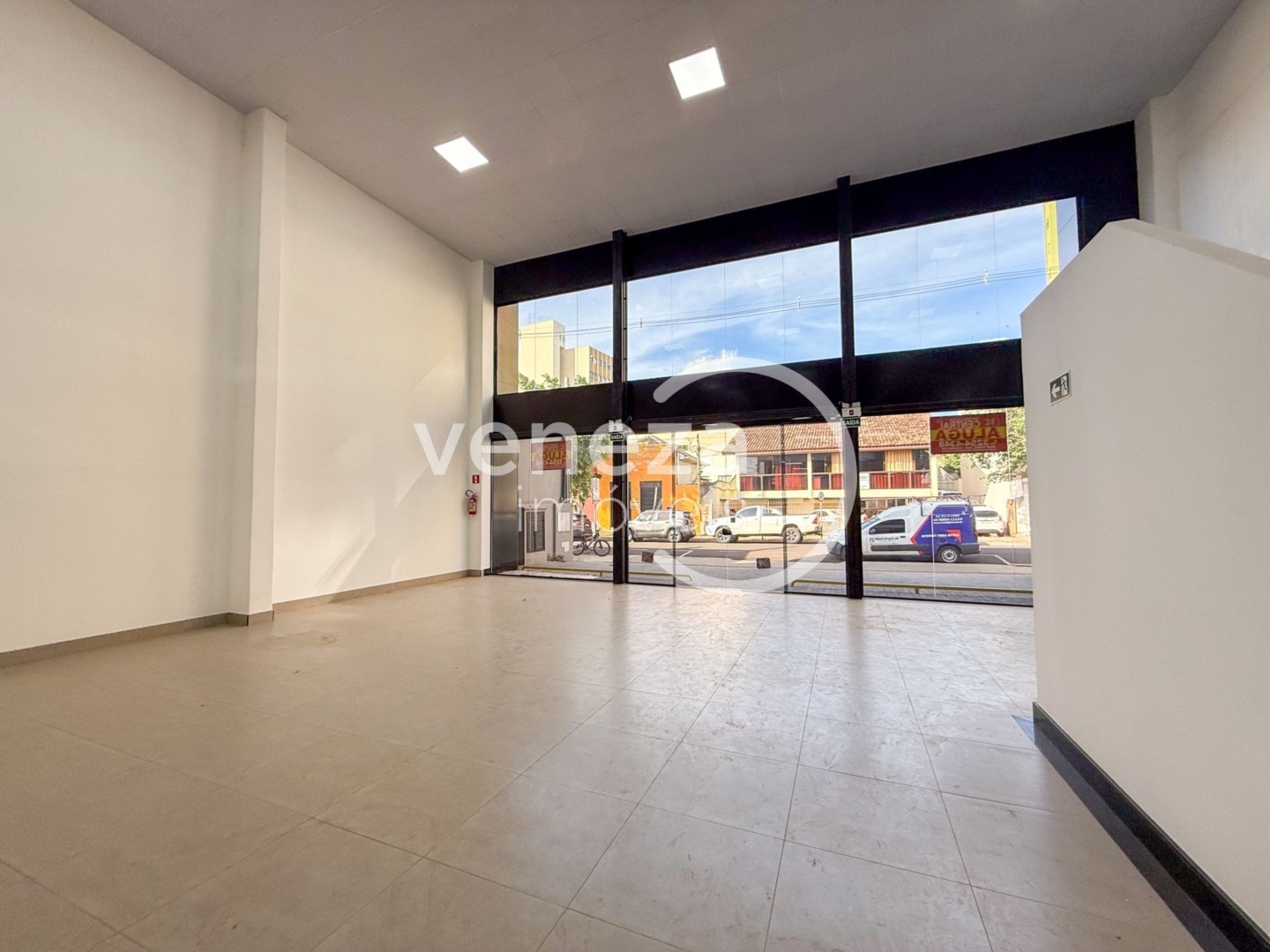 Casa Comercial para locacao no Centro em Cambe com 999,52m² por R$ 25.500  - Foto 2