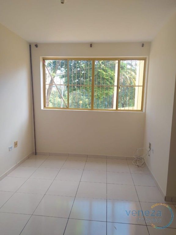 Apartamento para locacao no Claudia em Londrina com 76,29m² por R$ 2.125,00