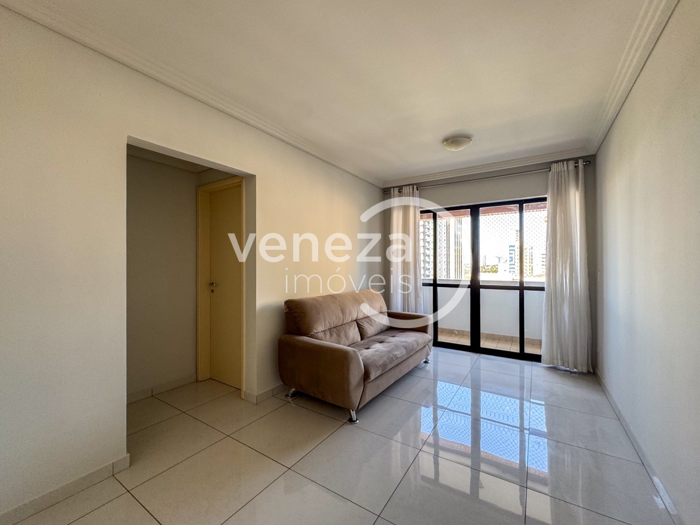 Apartamento para locacao no Jardim Higienopolis em Londrina com 89,7m² por R$ 1.800
