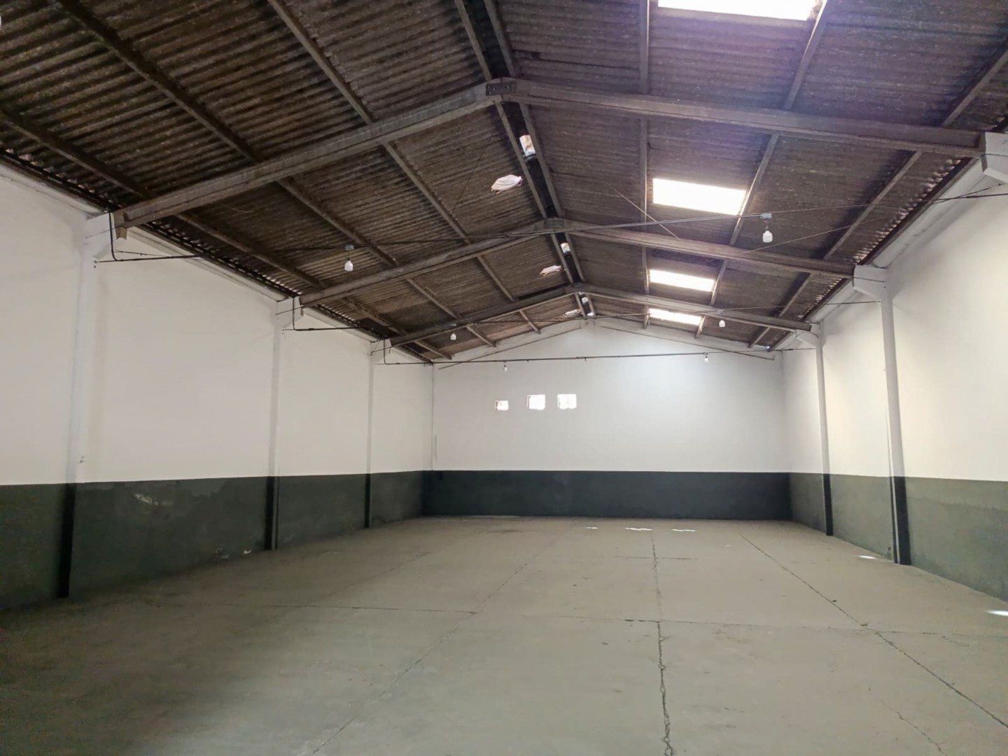 Barracão/Galpão para alugar em Helena, Londrina — Portal Chave Fácil
