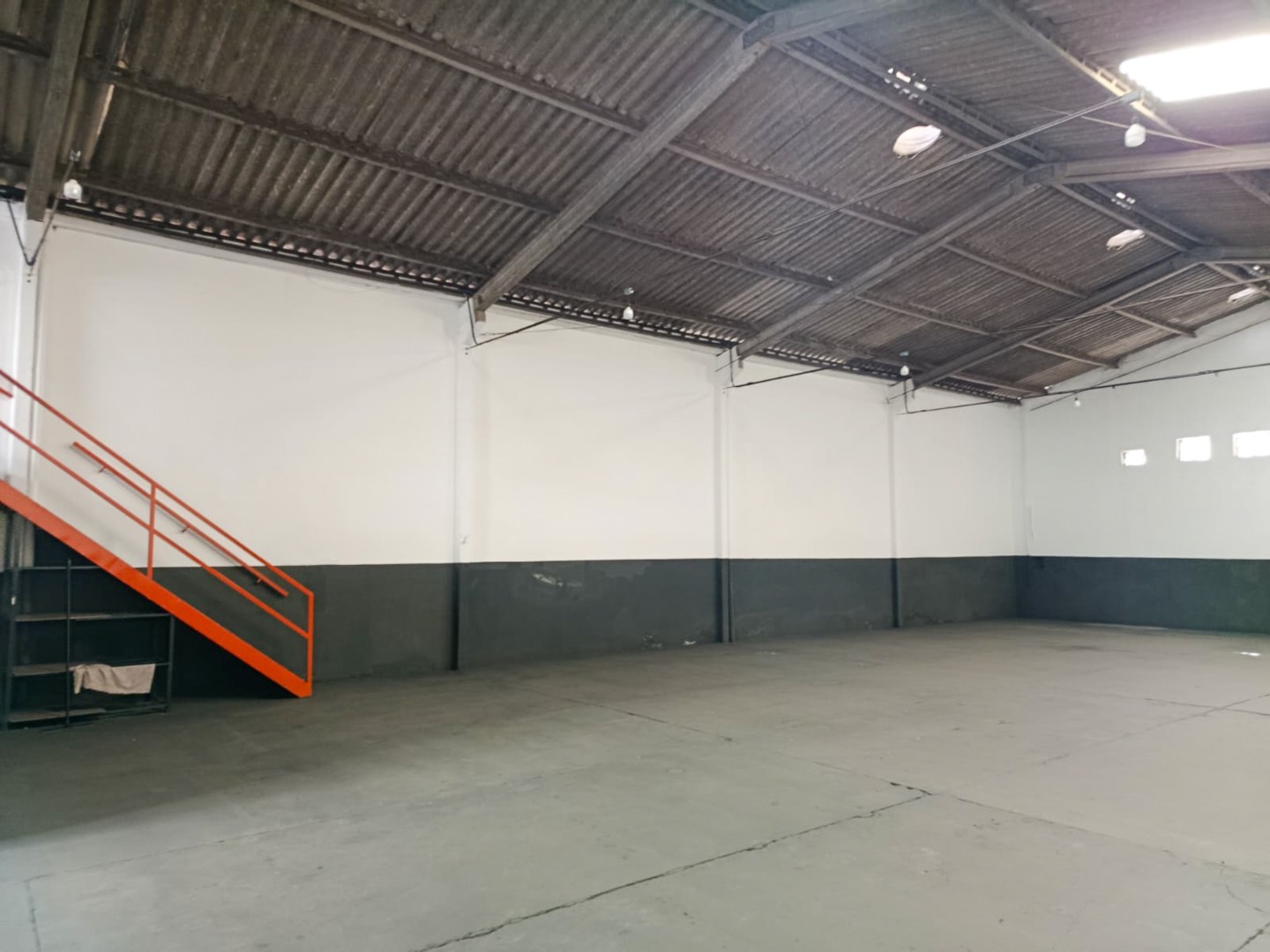 Barracão/Galpão para alugar em Helena, Londrina — Portal Chave Fácil