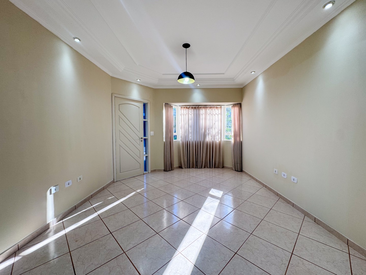 Casa para alugar em Operaria, Londrina — Portal Chave Fácil